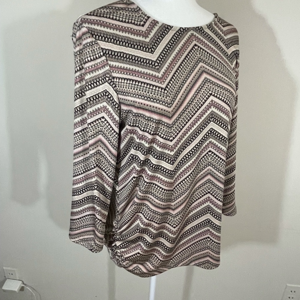 Travelers by Chico’s sz sz 1 top knit zigzag print